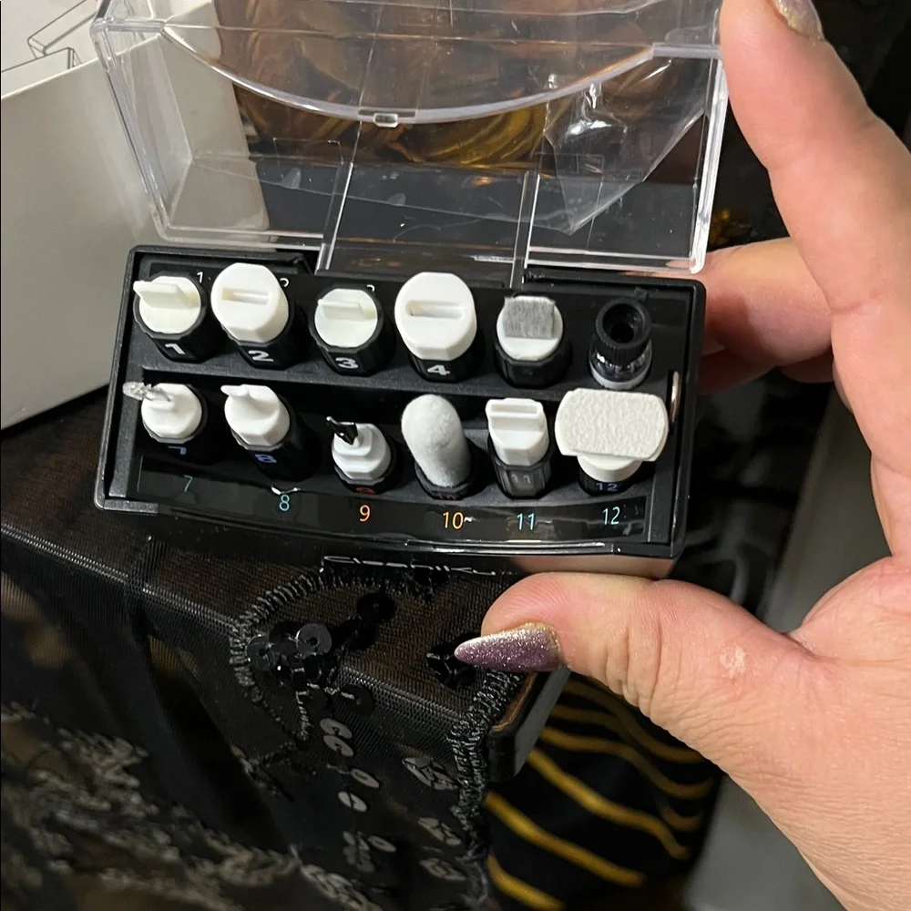 Black Phone Cleaning Kit
